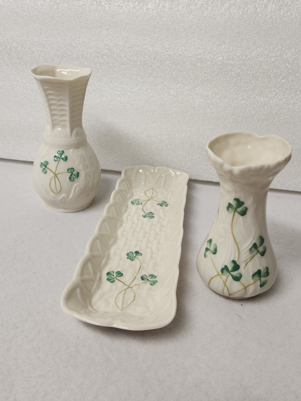 Belleek Ireland Shamrock Cream White Ceramic Vases & Tray Set Parian Porcelain
